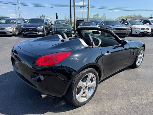 Used 2006 Pontiac Solstice Convertible w/ Premium Package RWD image 3