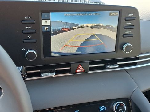 Certified 2025 Hyundai Elantra Sport image 18