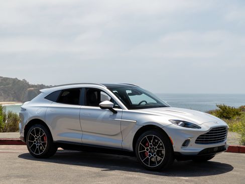 Used 2021 Aston Martin DBX AWD/4WD image 1