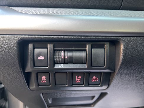 Used 2019 Subaru Legacy 2.5i Premium AWD/4WD image 23