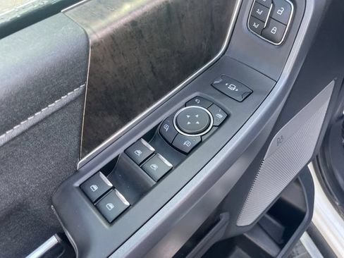 Used 2024 Ford F250 Lariat w/ Chrome Package AWD/4WD image 21