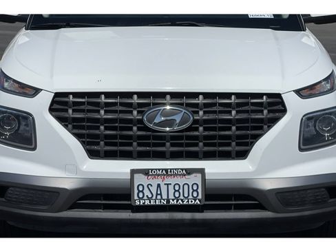 Used 2020 Hyundai Venue SE FWD image 11
