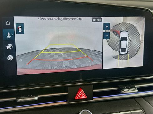 Used 2024 Hyundai Elantra Limited image 23