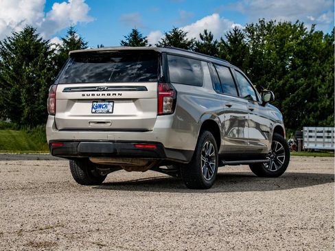 Used 2023 Chevrolet Suburban Z71 w/ Luxury Package AWD/4WD image 9