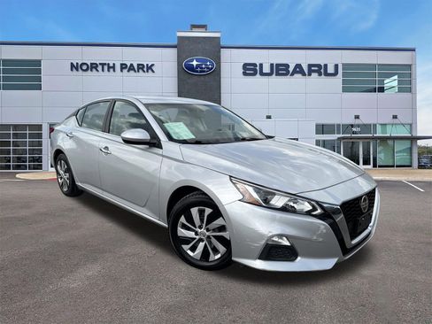 Used 2019 Nissan Altima 2.5 S image 1