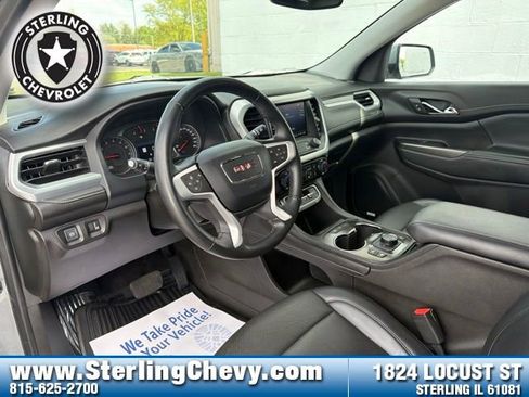 Used 2023 GMC Acadia SLT AWD/4WD image 5
