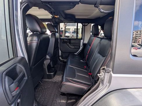 Used 2017 Jeep Wrangler Unlimited Rubicon image 10