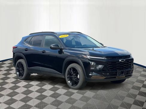 Used 2024 Chevrolet Trax ACTIV w/ Sunroof Package FWD image 6