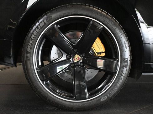 Used 2017 Porsche Macan GTS AWD/4WD image 9