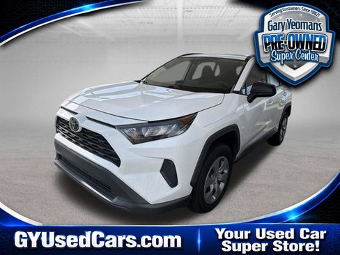Used 2020 Toyota RAV4 LE FWD image 1