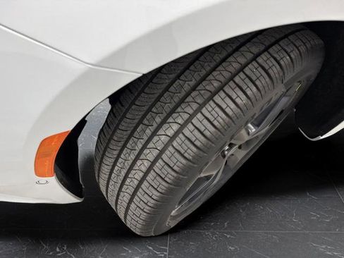 New 2026 Chrysler Pacifica Limited w/ Uconnect Theater Family Group image 39