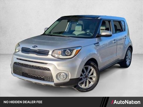 Used 2018 Kia Soul + w/ + Primo LIT Package FWD image 1
