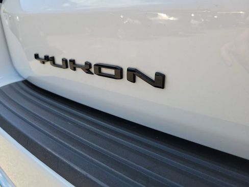 Used 2022 GMC Yukon XL Denali AWD/4WD image 7