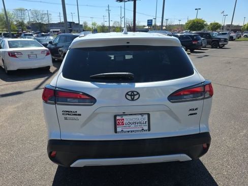 Used 2023 Toyota Corolla Cross XLE w/ Convenience Package image 6