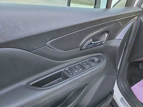 Used 2022 Buick Encore Preferred w/ Safety Package image 10