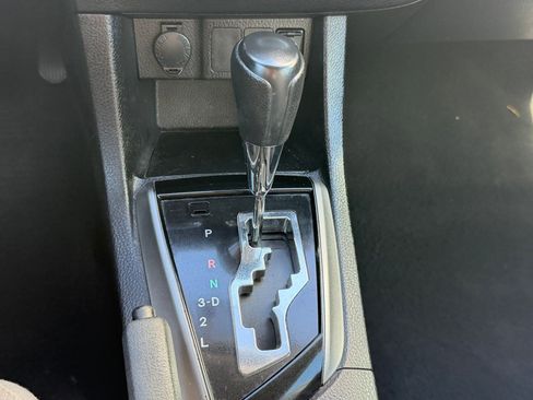 Used 2015 Toyota Corolla L image 18