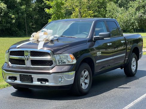 Used 2017 RAM 1500 Classic SLT w/ Luxury Group AWD/4WD image 1