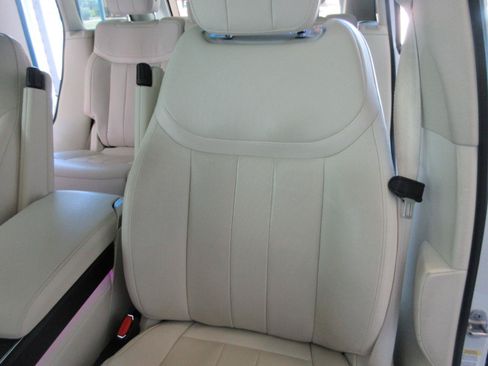 Used 2023 Land Rover Range Rover SE AWD/4WD image 10