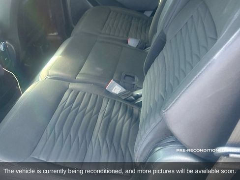 Used 2020 Ford Explorer XLT RWD image 7