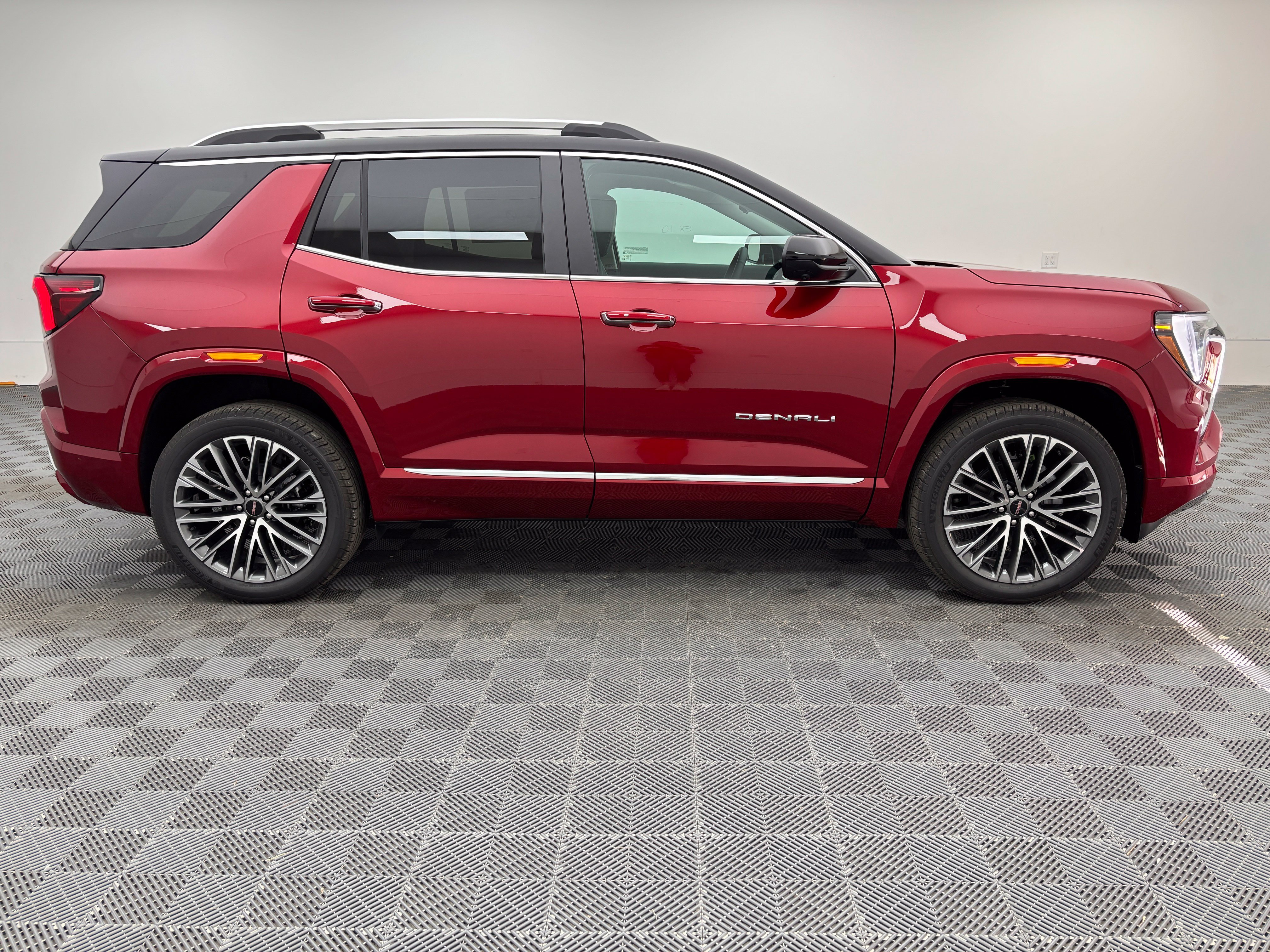 New 2027 GMC Terrain Denali w/ LPO, Floor Liner Package AWD/4WD image 9