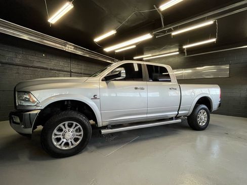 Used 2017 RAM 2500 Laramie AWD/4WD image 10