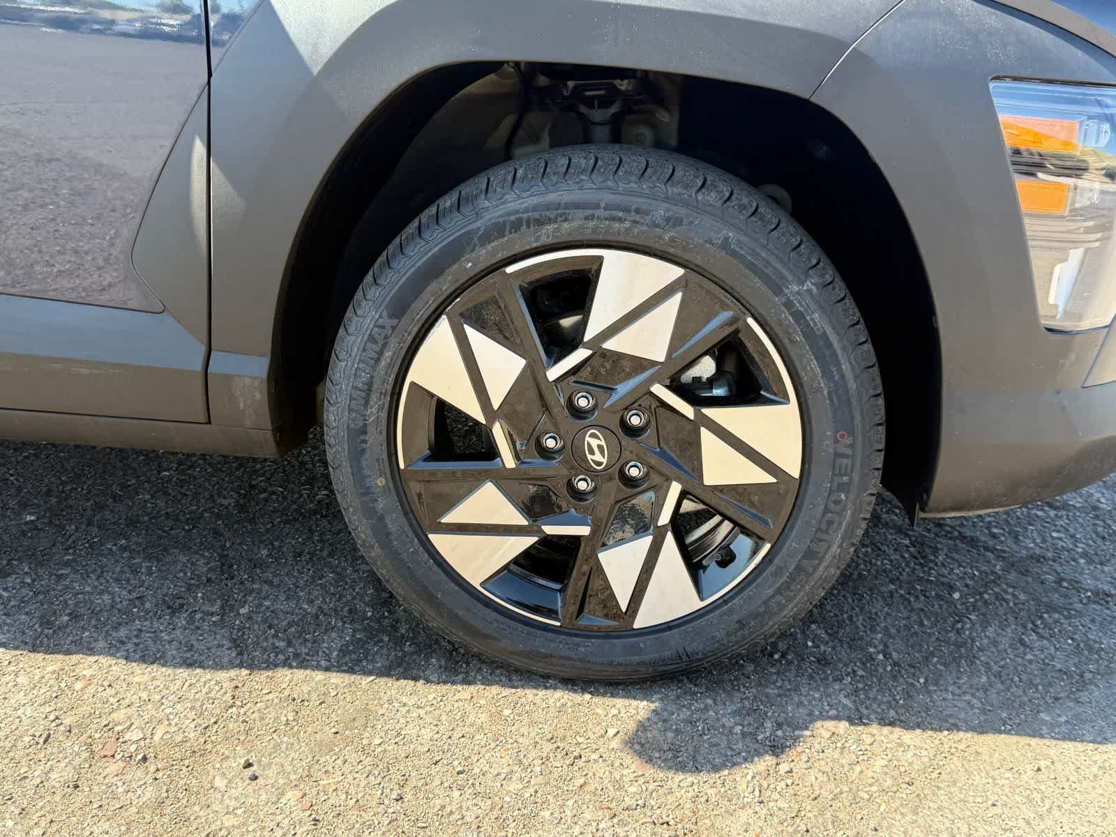 Used 2024 Hyundai Kona SEL AWD/4WD image 12