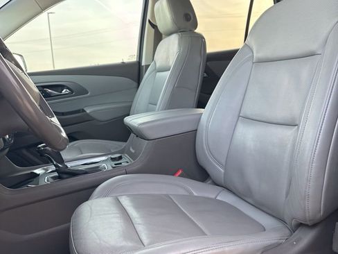 Used 2018 Chevrolet Traverse Premier image 14