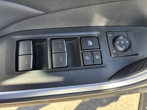 Used 2025 Toyota RAV4 XLE w/ Convenience Package AWD/4WD image 17