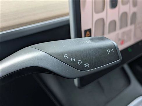 Used 2023 Tesla Model Y Long Range image 12