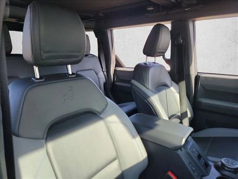 Used 2022 Ford Bronco Black Diamond image 15