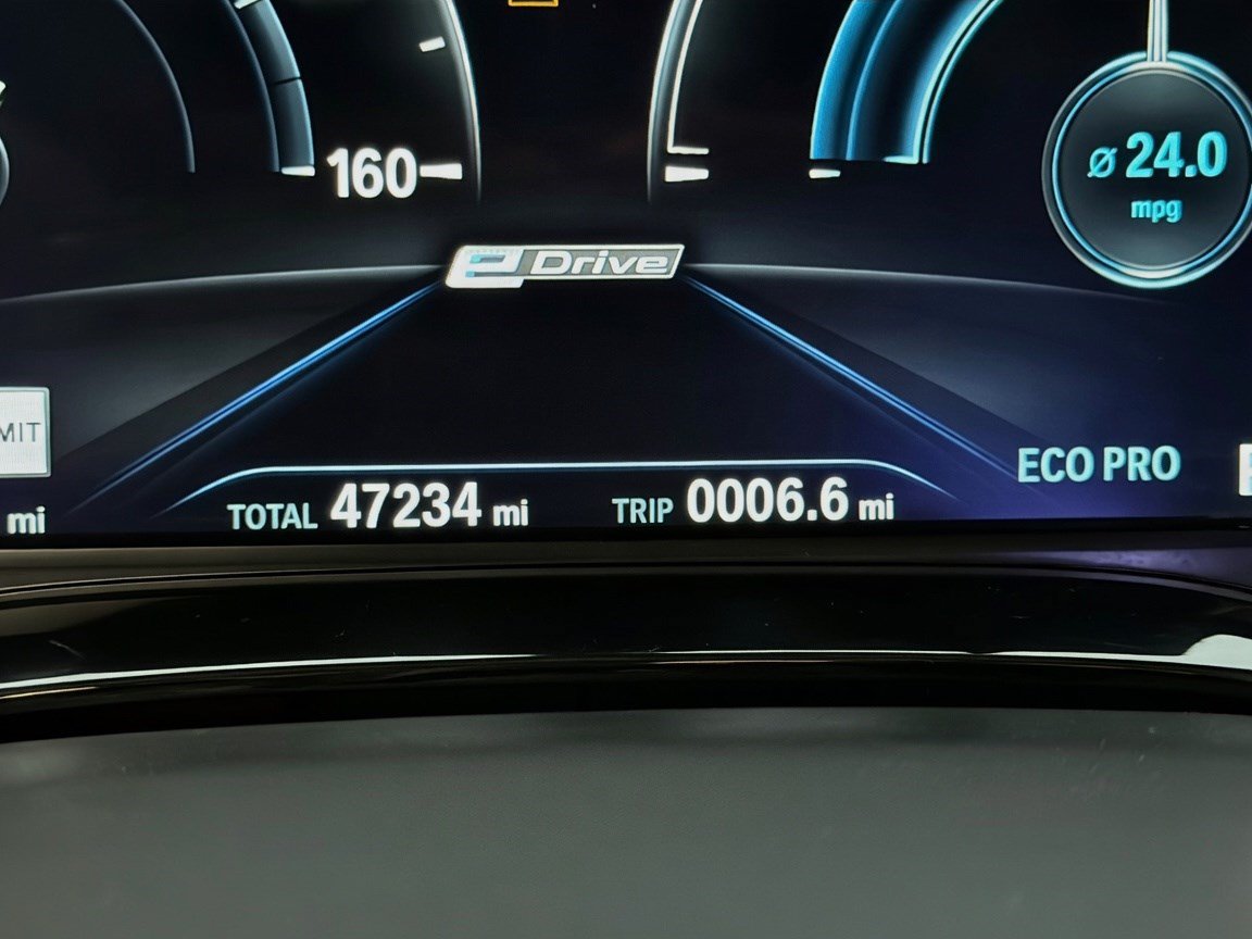 Used 2019 BMW 530e w/ Convenience Package RWD image 8