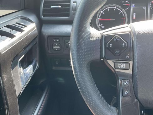 Used 2020 Toyota 4Runner Venture w/ Moonroof Package AWD/4WD image 20