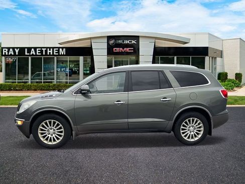 Used 2011 Buick Enclave CXL image 2