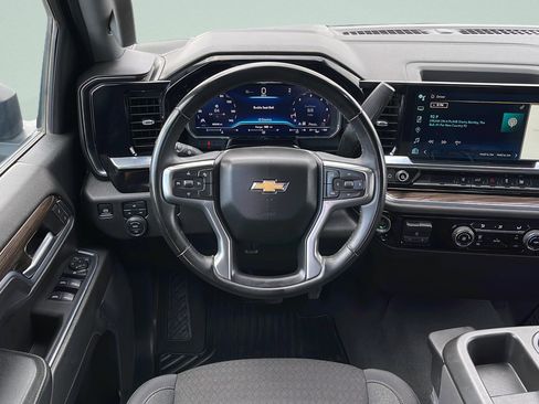 Used 2024 Chevrolet Silverado 2500 LT image 10