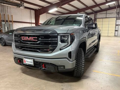 Used 2024 GMC Sierra 1500 AT4 w/ Technology Package AWD/4WD image 3