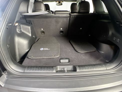 Used 2022 Jeep Cherokee Limited AWD/4WD image 25