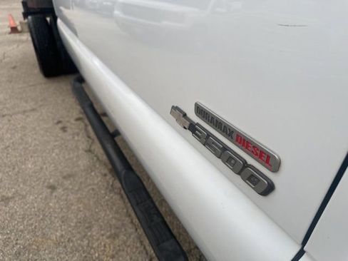 Used 2005 Chevrolet Silverado 3500 LT w/ Heavy-Duty Power Package image 6