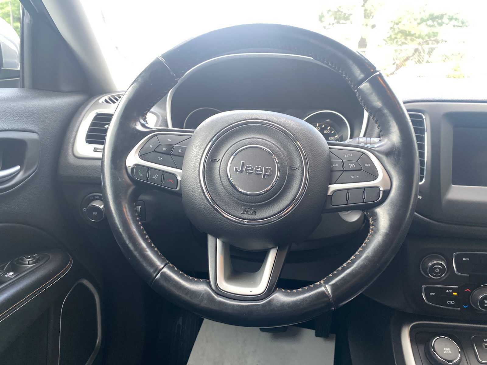 Used 2018 Jeep Compass Latitude w/ Popular Equipment Group AWD/4WD image 15