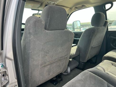 Used 2006 Chevrolet Silverado 2500 LT w/ Heavy-Duty Power Package RWD image 49