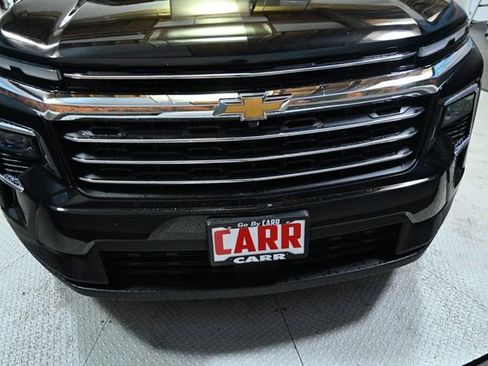 Used 2025 Chevrolet Traverse LT w/ Sun and Wheel Package image 16