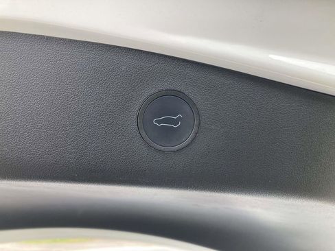 Used 2023 Tesla Model 3 Standard Range image 15