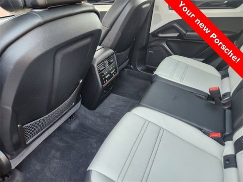 Used 2024 Porsche Cayenne image 23