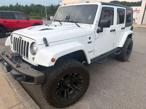 Used 2017 Jeep Wrangler Unlimited Sahara AWD/4WD image 1