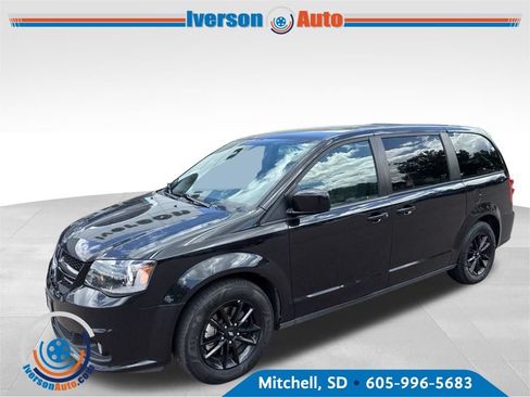 Used 2019 Dodge Grand Caravan GT FWD image 3
