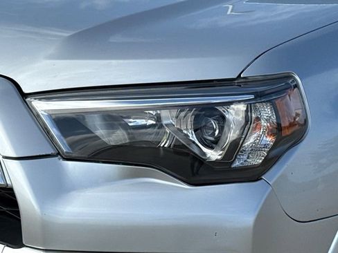 Used 2021 Toyota 4Runner Limited AWD/4WD image 4