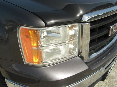 Used 2011 GMC Sierra 1500 SLE w/ Regional Value Package RWD image 18