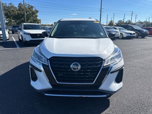 Used 2021 Nissan Kicks S image 2