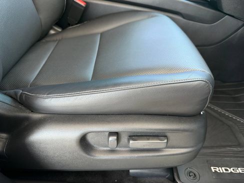 Certified 2025 Honda Ridgeline RTL image 34