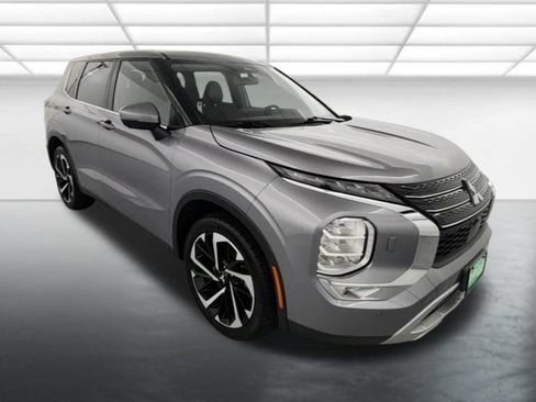 Used 2023 Mitsubishi Outlander SE AWD/4WD image 9