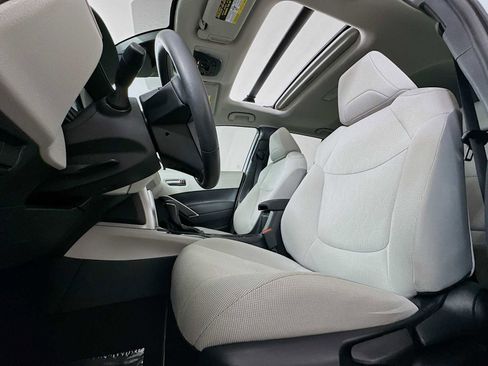 Used 2024 Toyota Corolla Cross LE w/ Moonroof Package AWD/4WD image 19